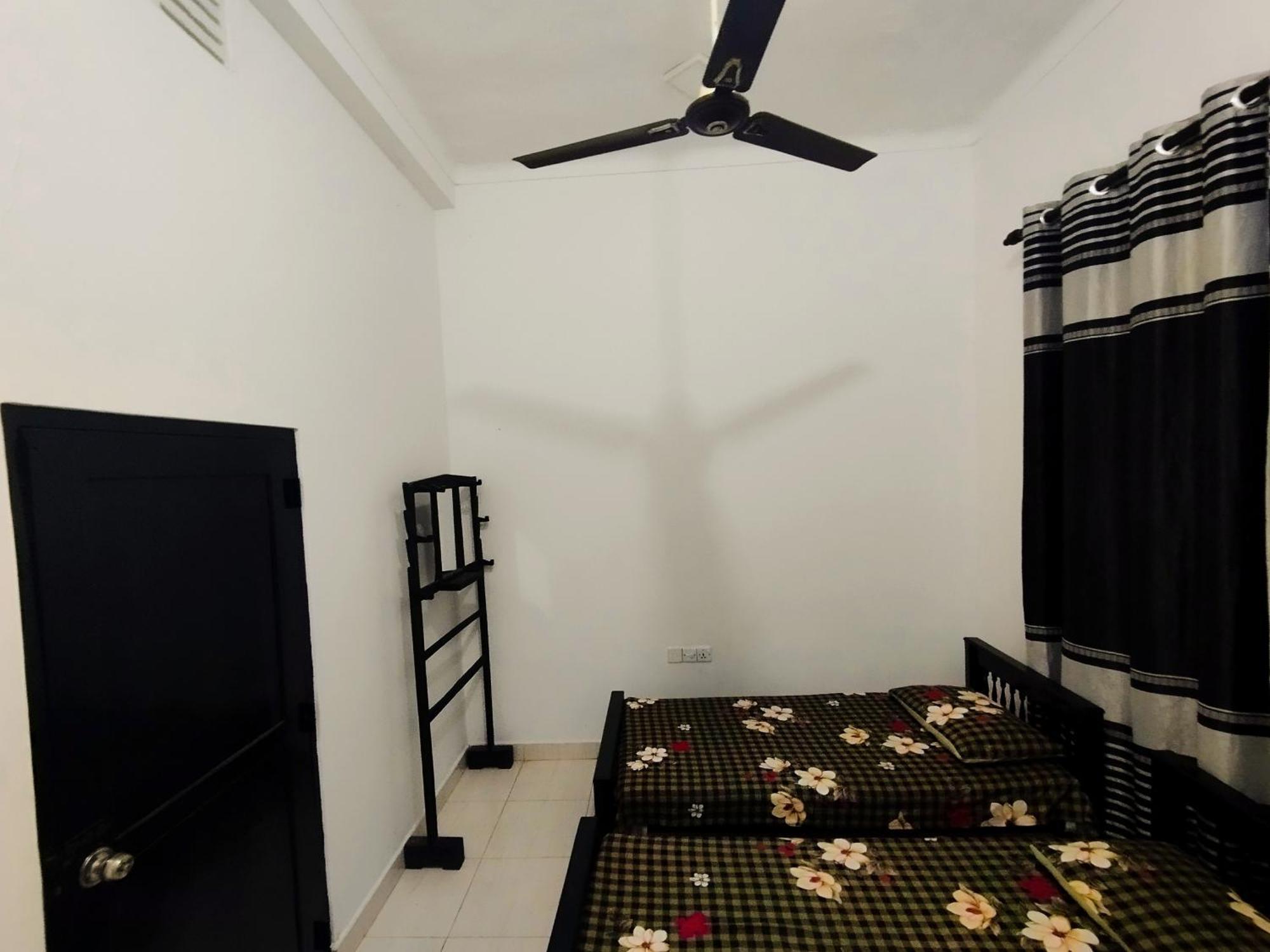 Rayyan Mahal Hotel Puttalam Exterior photo